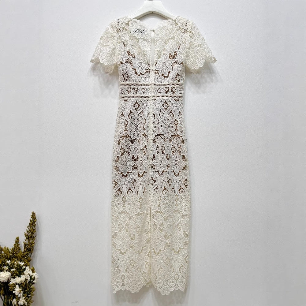 Krem Ortadan Fermuarlı Dantel Elbise