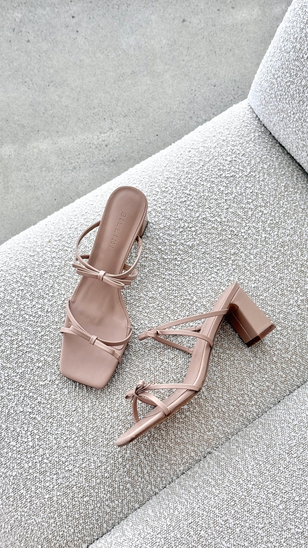 Ilkie Topuklu - Çıplak